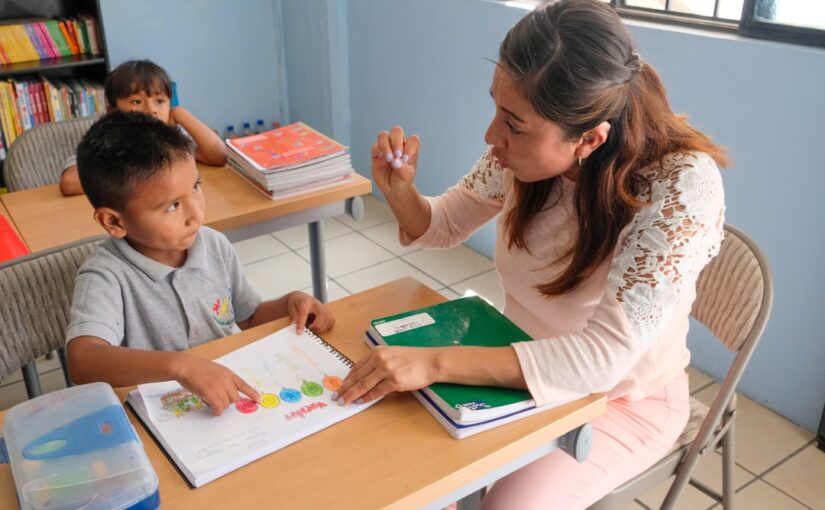 Treinamento De Funcionários Escolares Em Autismo