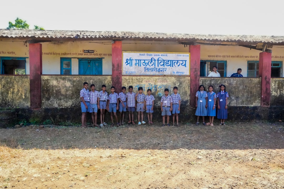 विद्यालयीय वातावरण तथा दबाव के प्रभाव