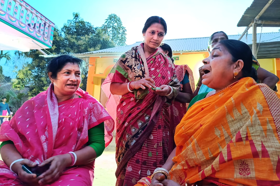 महिलाओं के लिए समूह एवं नेटवर्क समर्थन
